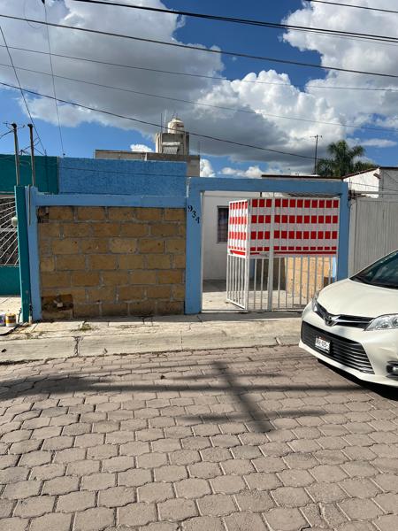 Casa en Venta en Santa Mónica, Querétaro, 2 Recámaras y Cocina Integral
