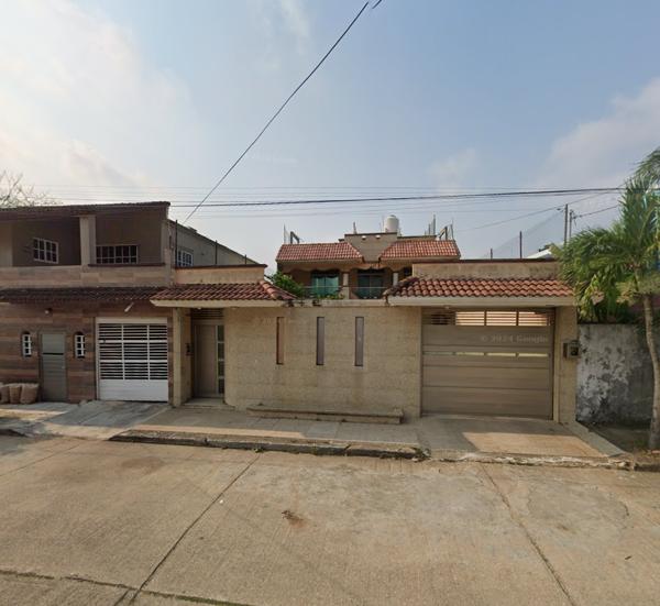 Casa en venta en Esfuerzo de los Hermanos Del Trabajo, Coatzacoalcos, Veracruz de Ignacio de la Llave