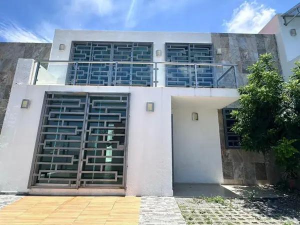 Casa en venta en Lomas de Tzompantle, Cuernavaca, Morelos