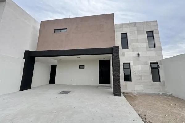 Casa Nueva en VENTA con recámara en planta baja en Las Huertas, Arteaga