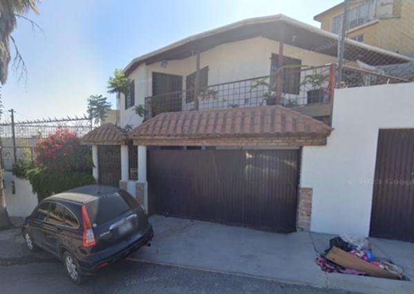 Casa en venta en Villa Fontana IX, Tijuana, Baja California