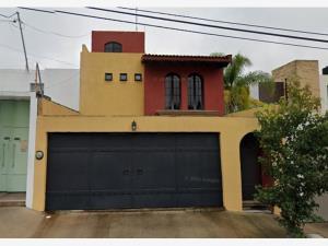 Casa en remate en La Loma, Morelia, Michoacán de Ocampo