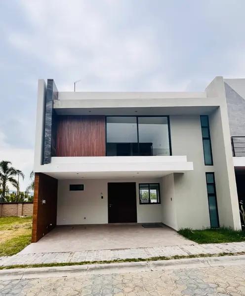Casa en venta y renta en Tercera Sección de Santa Clara Ocoyucan, Ocoyucan, Puebla