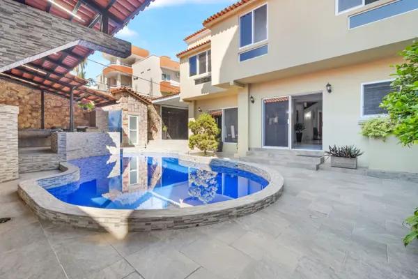 Casa en venta en Versalles, Puerto Vallarta, Jalisco