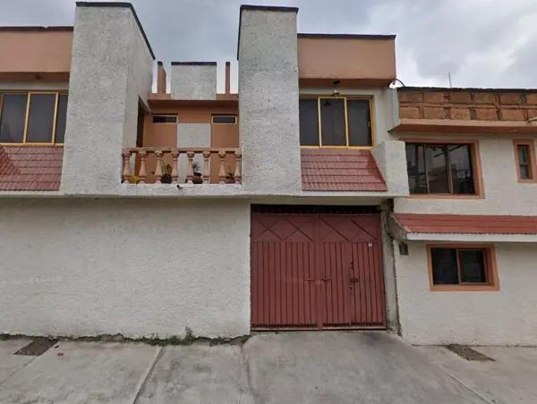 Casa en venta en Plazas de San Buenaventura, Toluca, México