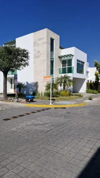 Casa en renta en Lomas de Angelópolis, San Andrés Cholula, Puebla