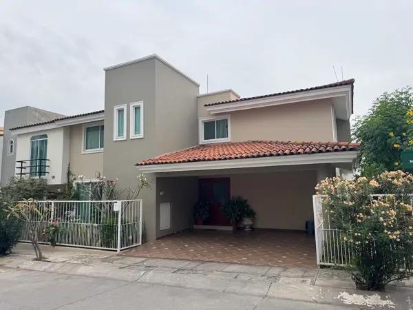 Casa en venta en Real de Valdepeñas, Zapopan, Jalisco