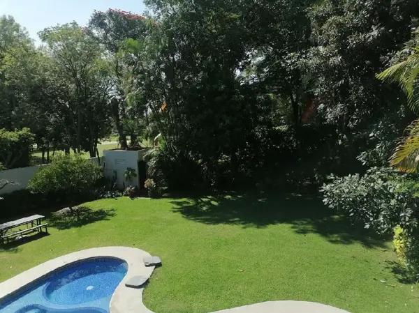 Casa en venta y renta en Club de golf Tabachines, Cuernavaca, Morelos