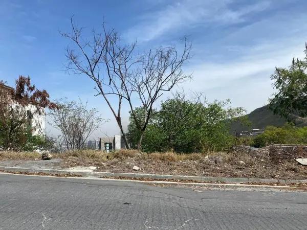Terreno en venta en Valle de San Ángel Sect Español, San Pedro Garza García, Nuevo León
