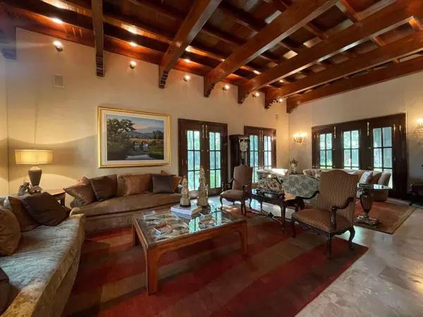 Casa en venta en El Uro, Monterrey, Nuevo León
