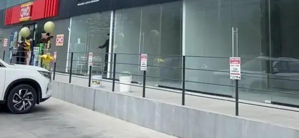 Local en renta en Lomas del Valle, San Pedro Garza García, Nuevo León
