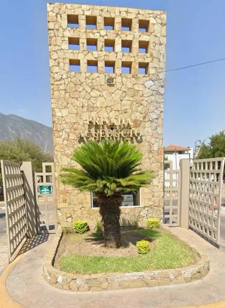 Casa en venta en La Fama, Santa Catarina, Nuevo León