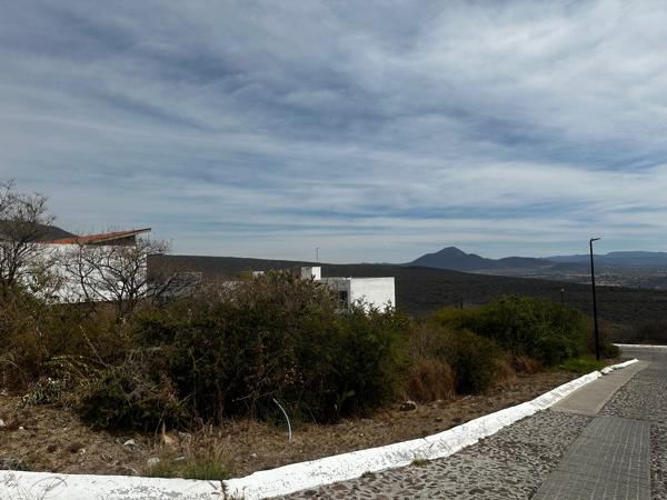 Terreno en venta en Vista Real y Country Club, Corregidora, Querétaro