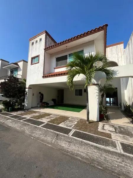 Casa en venta en Las Lomas Residencial, Alvarado, Veracruz de Ignacio de la Llave