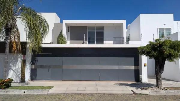 Casa en renta en Residencial Los Olivos, Colima, Colima