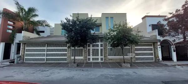 Casa en venta en Cumbres Elite Sector Villas, Monterrey, Nuevo León