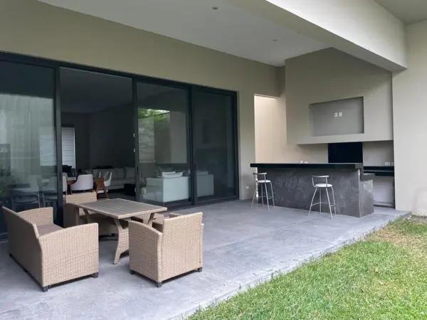 Casa en venta en Del Valle, San Pedro Garza García, Nuevo León