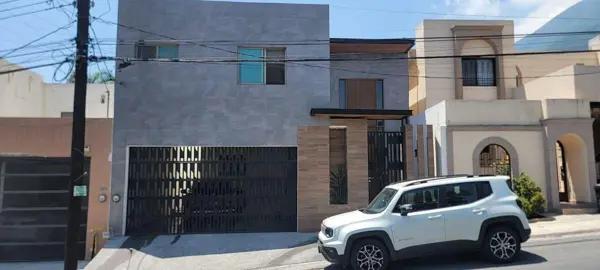 Casa en venta en Las Cumbres, Monterrey, Nuevo León