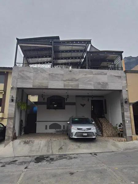 Casa en venta en Las Cumbres, Monterrey, Nuevo León