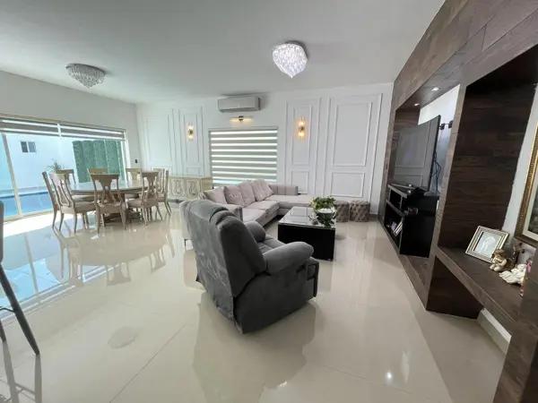 Casa en venta en La Estanzuela, Monterrey, Nuevo León