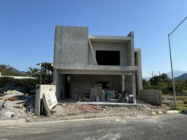 Casa en venta en Bosques de las Misiones Sector Encino, Santiago, Nuevo León