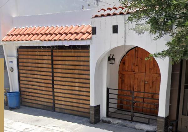 Casa en venta en Valle de los Nogales Primer Sector, Apodaca, Nuevo León