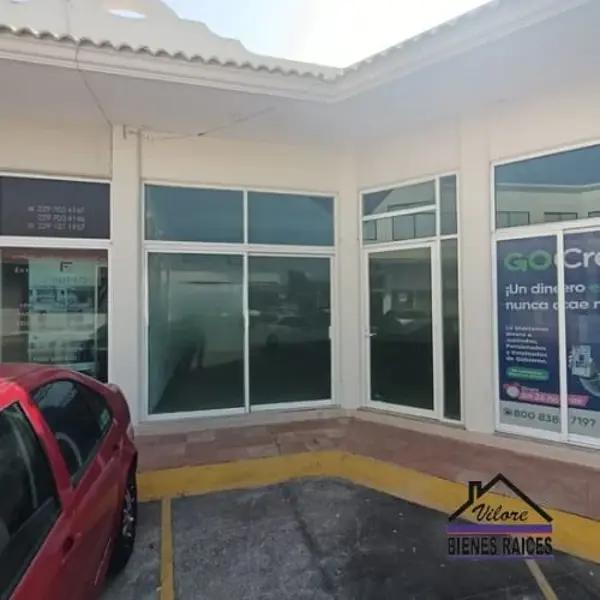 Local/Oficina de 62 m² en Plaza 13, en excelente ubicación sobre la Av. Urano