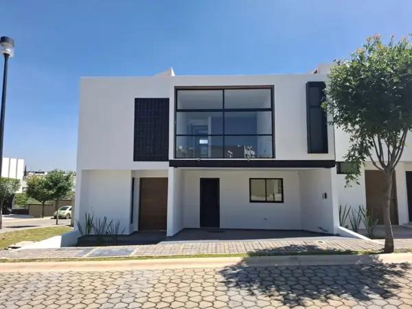 Casa en renta en Lomas de Angelópolis, San Andrés Cholula, Puebla