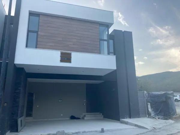 Casa en venta en El Barro, Monterrey, Nuevo León