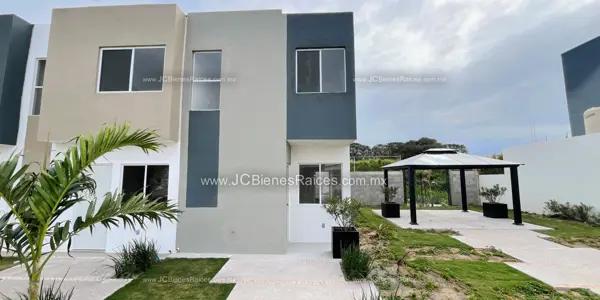 Casa  A 10 minutos del Aeropuerto $903,000