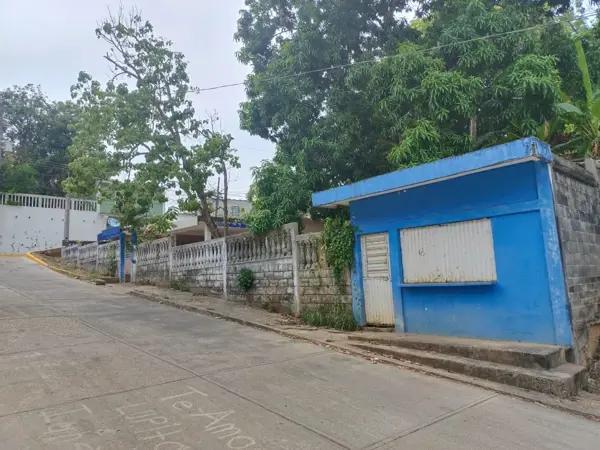 Casa en esquina, col. Emiliano Zapata, Agua Dulce, Veracruz - Oportunidad de venta