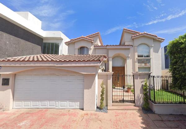 Casa en venta en Jardines de Chapultepec S-E, Tijuana, Baja California
