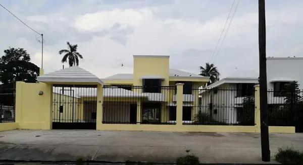 Casa en venta o renta en Tamulte de las Barrancas, Centro, Tabasco - Espaciosa y bien ubicada