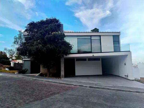 Casa en renta en Lomas de Angelópolis, San Andrés Cholula, Puebla