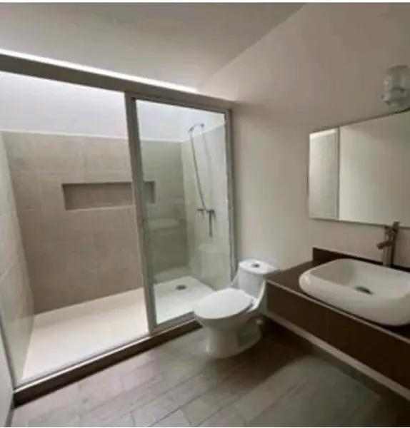 Casa en venta en Valle Dorado, Ensenada, Baja California