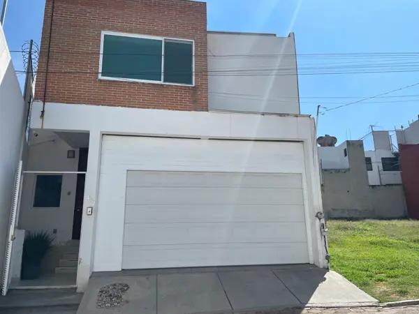 Casa en renta en Arcos del Sur, Puebla, Puebla