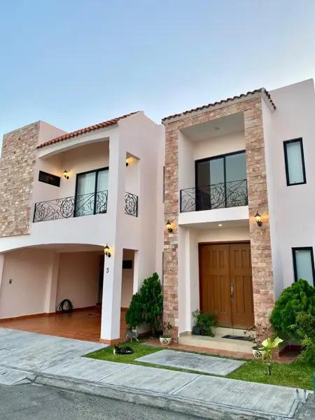 Casa en venta y renta en Lomas de la Rioja, Alvarado, Veracruz de Ignacio de la Llave