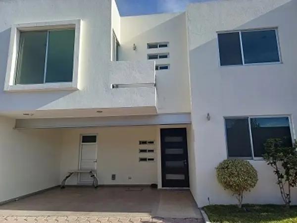 Casa en venta en San Bernardino Tlaxcalancingo, San Andrés Cholula, Puebla