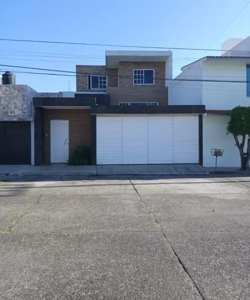 Casa en venta en Ciudad Satelite, Naucalpan de Juárez, México
