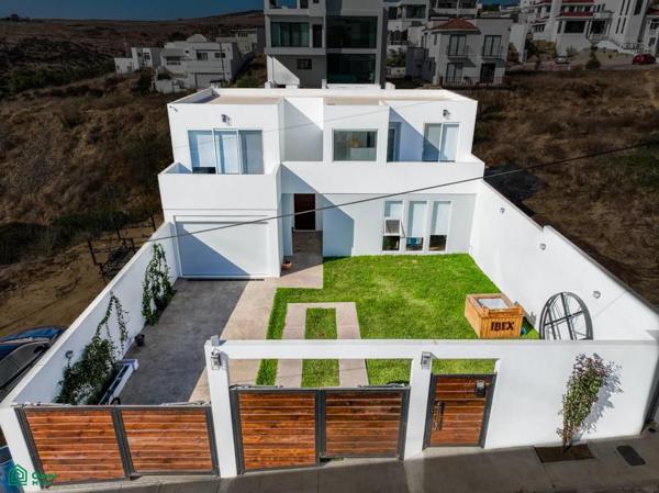 Casa en Venta en Baja Malibú (Sección Lomas), Tijuana, Baja California - Oportunidad Residencial