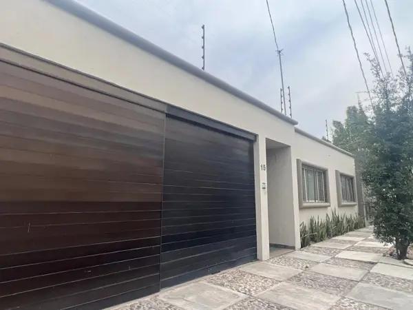 Casa en venta en colonia Del Valle con excelente ubicación y amplios espacios