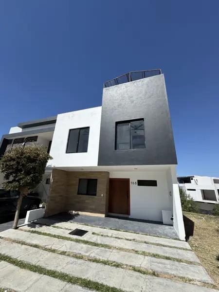 AMPLIA CASA EN RENTA EN SENDAS RESIDENCIAL, JUNTO A VALLE IMPERIAL