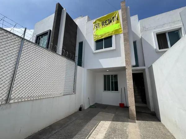 CASA SUPER UBICADA A UNA CUADRA DE AV. PATRIA, EL COLLI URBANO