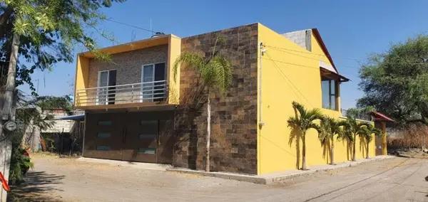 Casa en Venta en Leandro Valle, Morelos - 3 Recámaras, 4 Estacionamientos