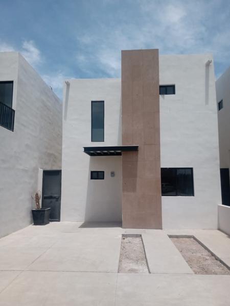 Casa Nueva en Venta con Recámara en Planta Baja en Prolongación Juárez, Torreón