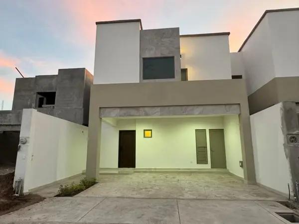 Casa en Venta en Fracc. Canarias, Quintas la Cima, Torreón, Coah.