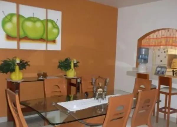 PRECIOSA Y AMPLIA CASA, EXCELENTE UBICACIÓN MUY CERCA DEL CENTRO DE ZAPOPAN Y DEL COLÉGIO DEL AIRE