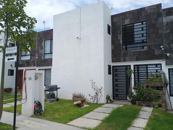 Casa en Renta en Fuentes de Balvanera, Apaseo El Grande - Zona Privada San José II