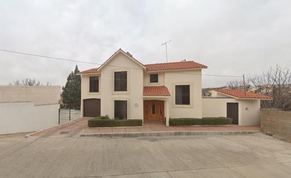 Casa en Venta en Del Parque, Hidalgo del Parral, Chihuahua - Amplios Espacios y Comodidad óptima