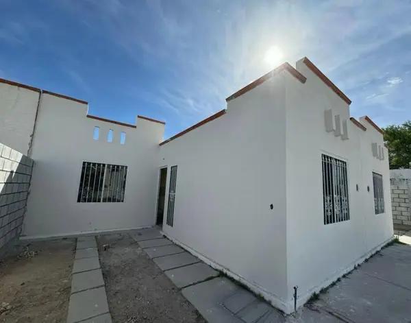 Casa en Venta en Santa Sofía, Torreón: Privacidad en Comunidad Cerrada